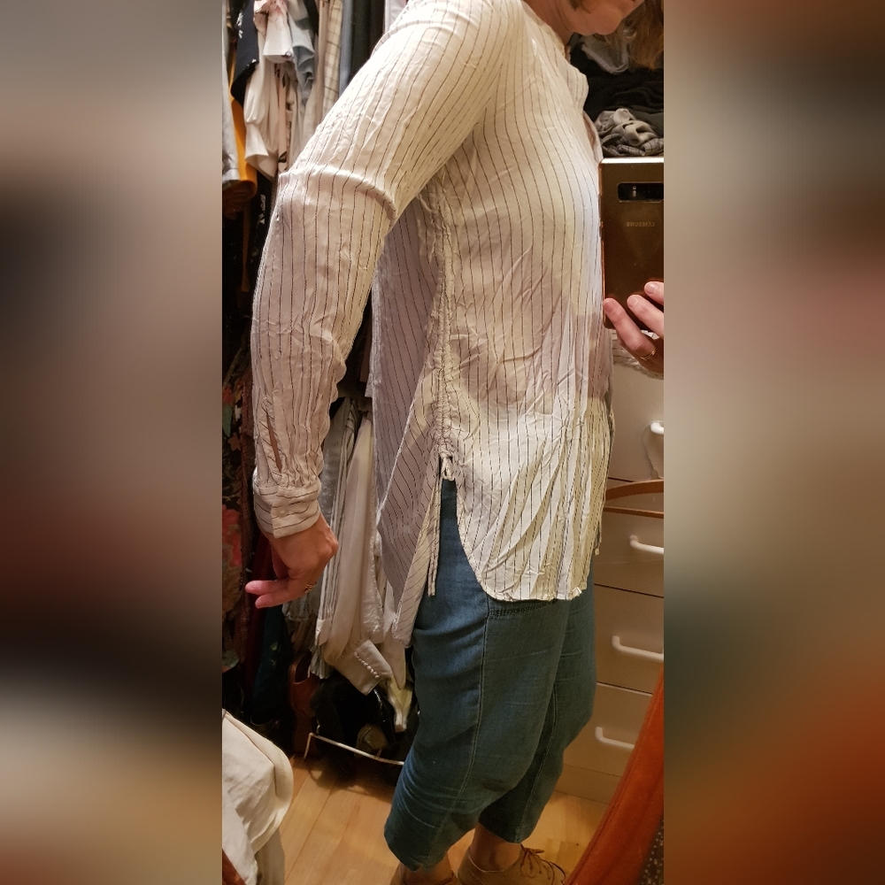 H&M white pin stripe blouse, side pull rouching - Picture 4 of 11